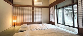 Totoro vibes, country side 120 year old house,10 adults. Beautiful and clean.