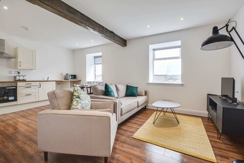 Host & Stay | Canalside Lofts Apartment