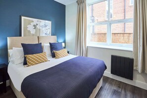 1 bedroom, desk, iron/ironing board, WiFi