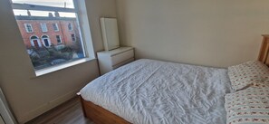 1 bedroom, WiFi, bed sheets - Cosy 1BD in Refurbed Victorian House, Heart of D6 (Dublin)