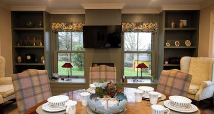 Private Country Residence, Made 4 Luxury Gathering
