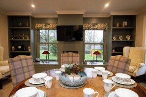 Dining - Private Country Residence, Made 4 Luxury Gathering (Newcastle West)