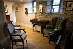 Interior - Private Country Residence, Made 4 Luxury Gathering (Newcastle West)