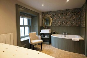 Douche, sèche-cheveux