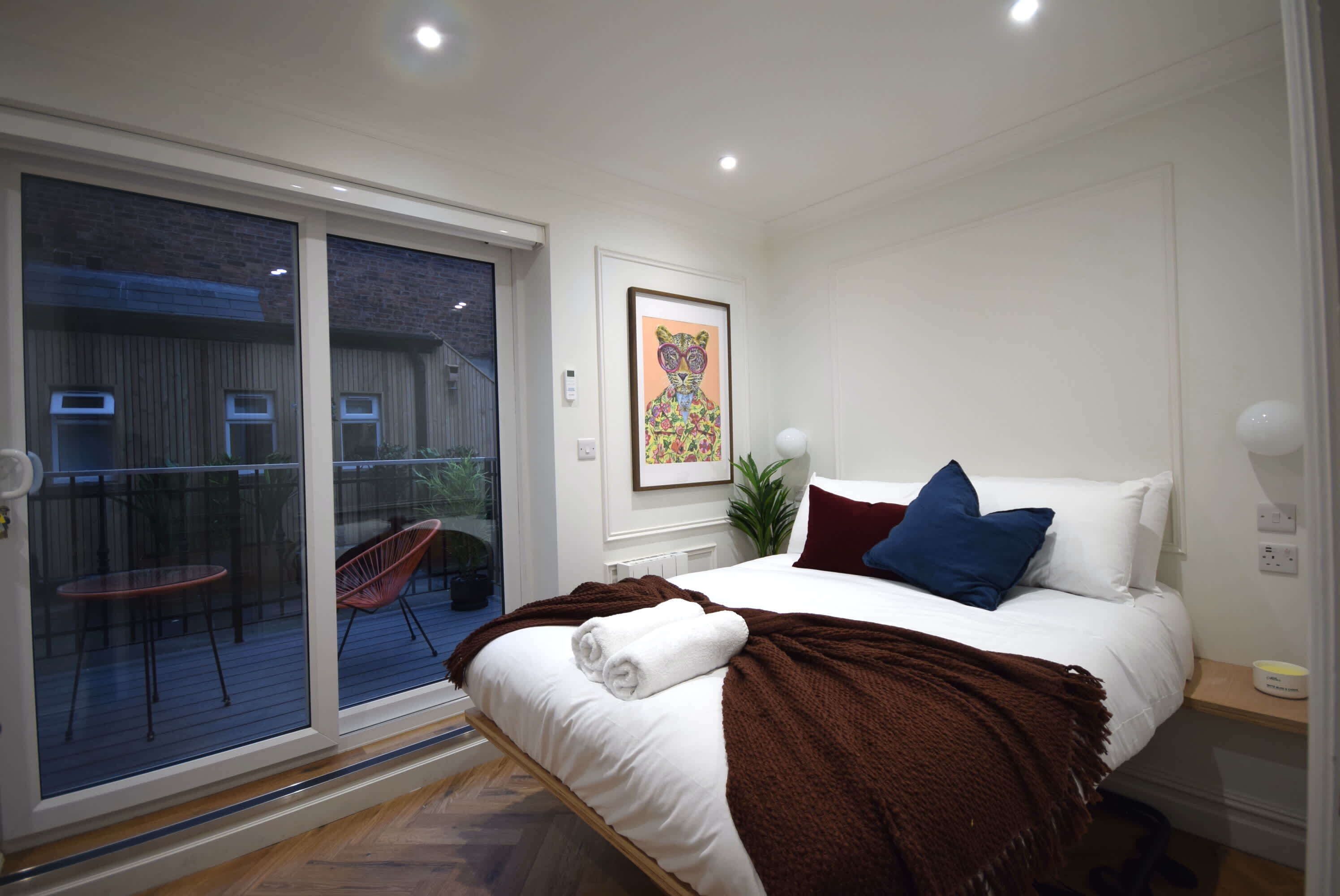 1 間睡房、熨斗/熨衫板、上網、床單