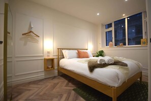 1 bedroom, iron/ironing board, internet, bed sheets