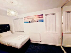 3 Schlafzimmer, Bügeleisen/Bügelbrett, Internetzugang, Bettwäsche
