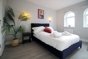 1 bedroom, iron/ironing board, internet, bed sheets