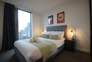 2 bedrooms, iron/ironing board, travel cot, Internet - Suite Life: 2-Bed, 1-Bath Top-Floor in New Cross (Greater Manchester)
