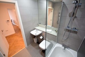 Douche, séchoir à cheveux