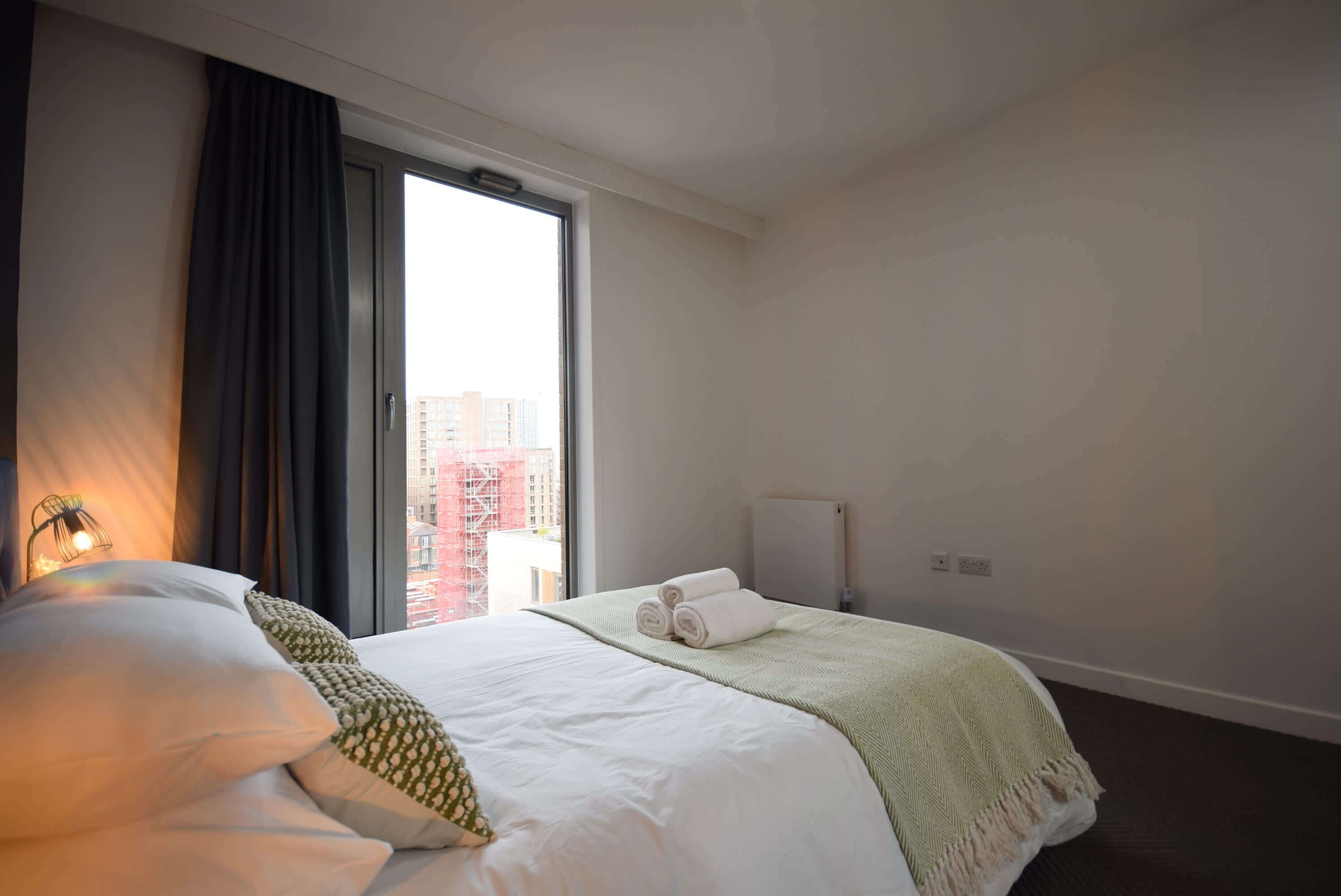 2 bedrooms, iron/ironing board, internet, bed sheets