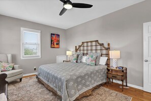 5 Schlafzimmer, Bügeleisen/Bügelbrett, WLAN, Bettwäsche