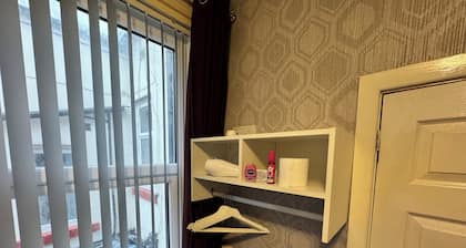 Runway Guest House - Adult Only
