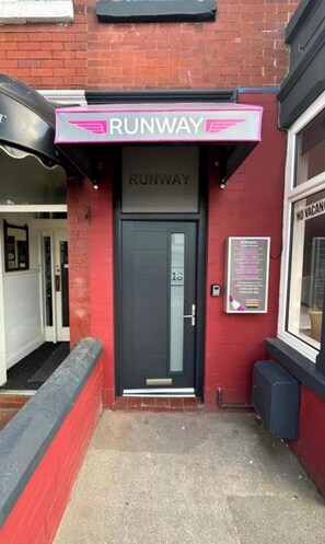 Exterior - Runway Guest House - Adult Only (Blackpool)
