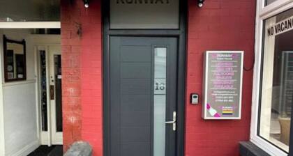 Runway Guest House - Adult Only