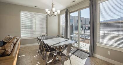 New Listing - 20% Off | Pet Friendly I Pool & Hot Tub