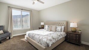 4 chambres, fer et planche à repasser, lit parapluie, Wi-Fi gratuit