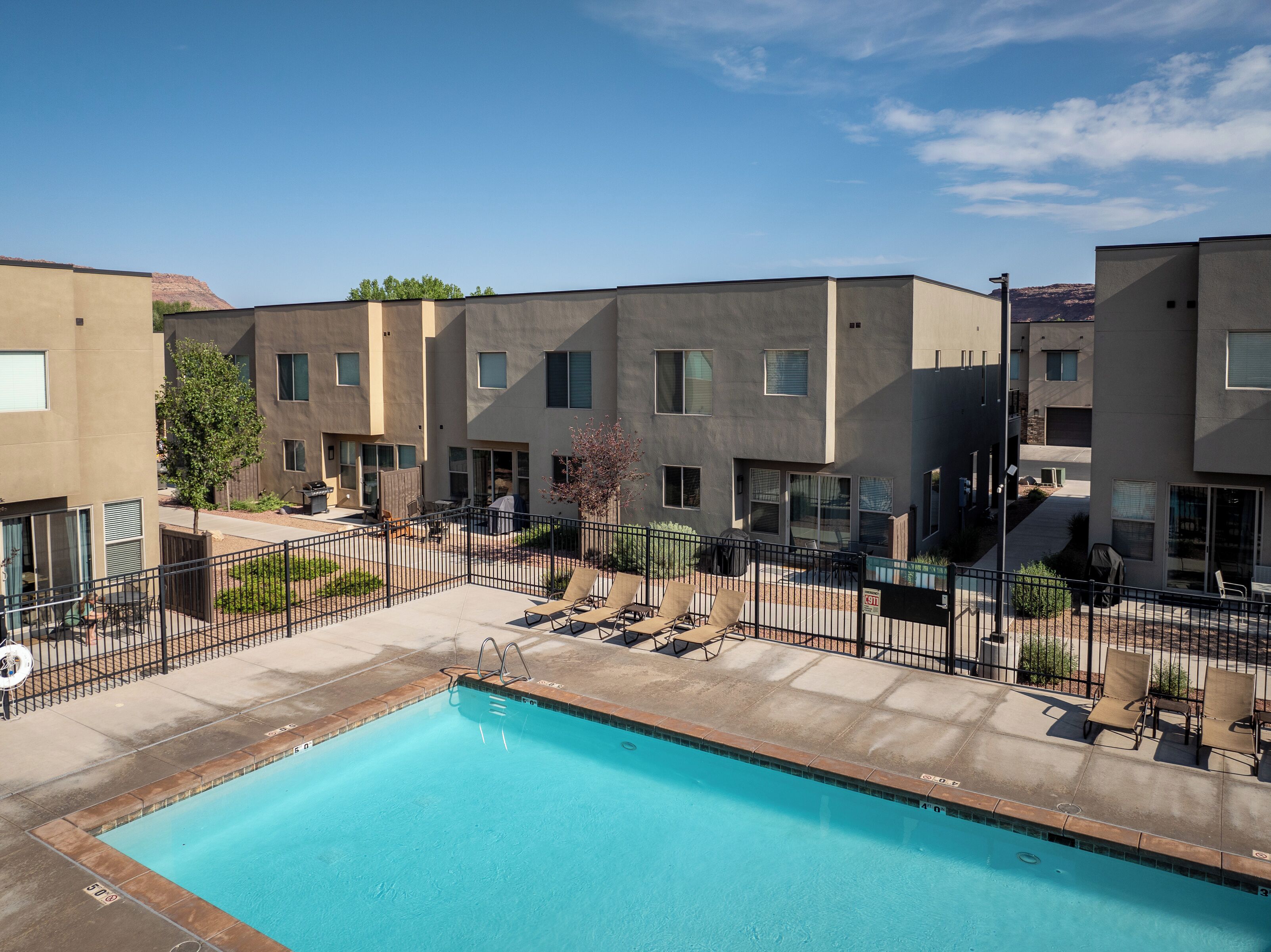 Pool View with Entrada 635 in the background