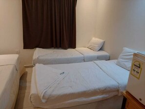 Classic-Dreibettzimmer | Zimmersafe