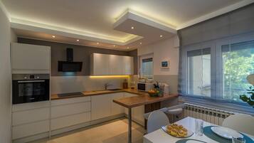 Fridge, microwave, oven, dishwasher