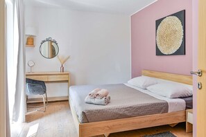 4 chambres, fer et planche à repasser, Wi-Fi, draps fournis
