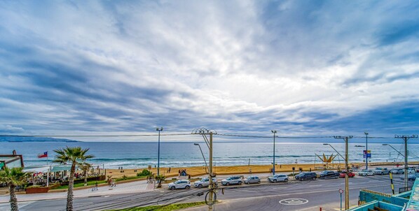 Unclassified image, 1 of 9, button