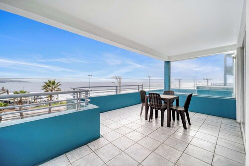 Oleaje Azul - Front Beach