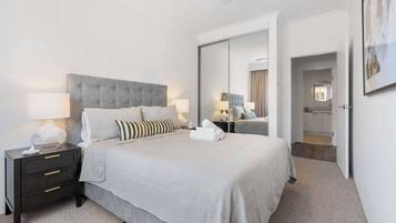 1 bedroom, desk, iron/ironing board, WiFi