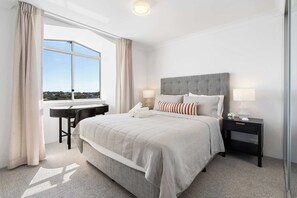 2 bedrooms, iron/ironing board, WiFi, bed sheets - Camperdown Cozy Corner 10 (Camperdown)