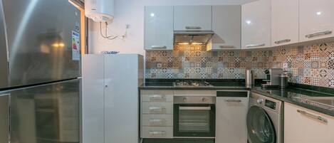 Fridge, microwave, oven, stovetop