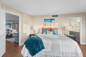2 bedrooms, iron/ironing board, WiFi, bed sheets - The Serenity at Peck Plaza (Daytona Beach)