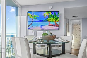 Dining - The Serenity at Peck Plaza (Daytona Beach)