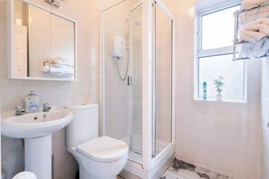 Shower, hair dryer - Stay in the heart of Dublin. (Dublin)