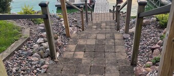 Romantic cottage+Fall hiking, ATV+Fall wine festivals+Views of lake from dock!