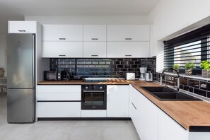 Fridge, microwave, oven, stovetop