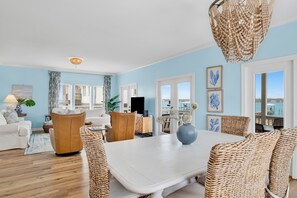 Interior - Reduced Rate! Sandy Beach *Waterfront, Private Pier* (Gulf Shores)