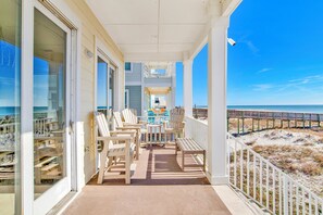 Terrace/patio - Sunny Disposition - Beachfront, Hot Tub (Gulf Shores)