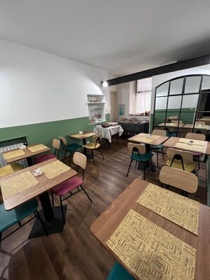Dining - HOTEL BRENTA  (Parma)
