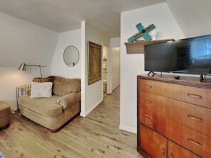 TV, DVD player