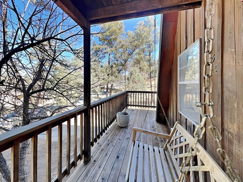 Doc's Den | Gorgeous Views, Hot Tub