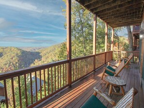 Property grounds - Spacious 3-level cabin with mountain views, game rooms, hot tub + more! (Sevierville)