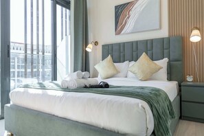 1 chambre, bureau, fer et planche à repasser, Wi-Fi