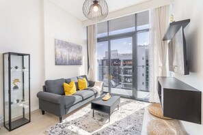 TV - Free housekeeping visits during your stay - StayShort - 1 Bedroom and a Marvelous Flat in Azizi Riviera 26 (Dubai)