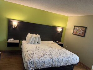 1 bedroom, in-room safe, iron/ironing board, free WiFi