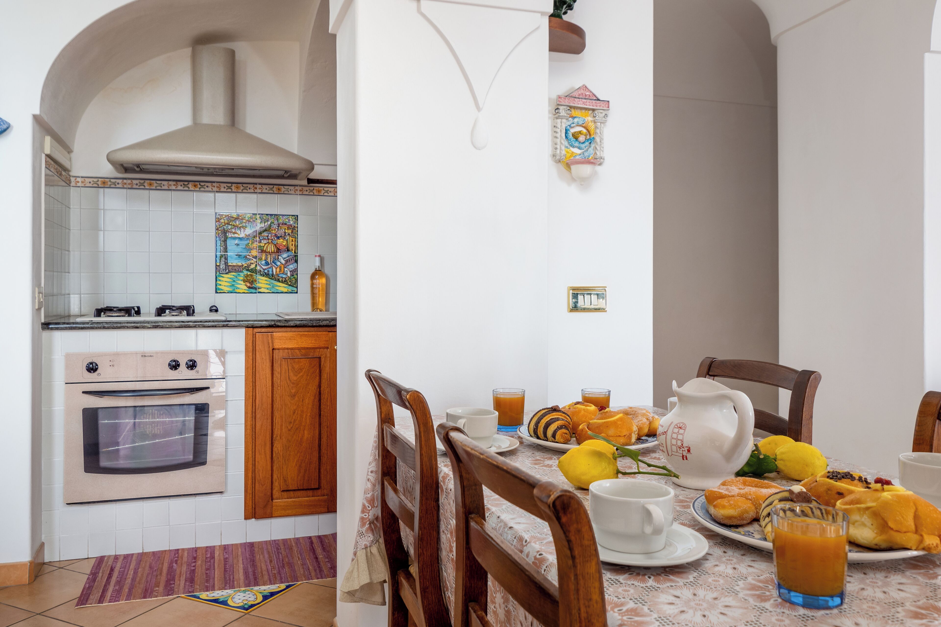 Panoramic Villa, Sea View | Dapur peribadi | Pembancuh kopi espreso, cerek elektrik 