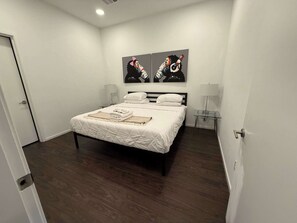 1 chambre, fer et planche à repasser, Wi-Fi, draps fournis