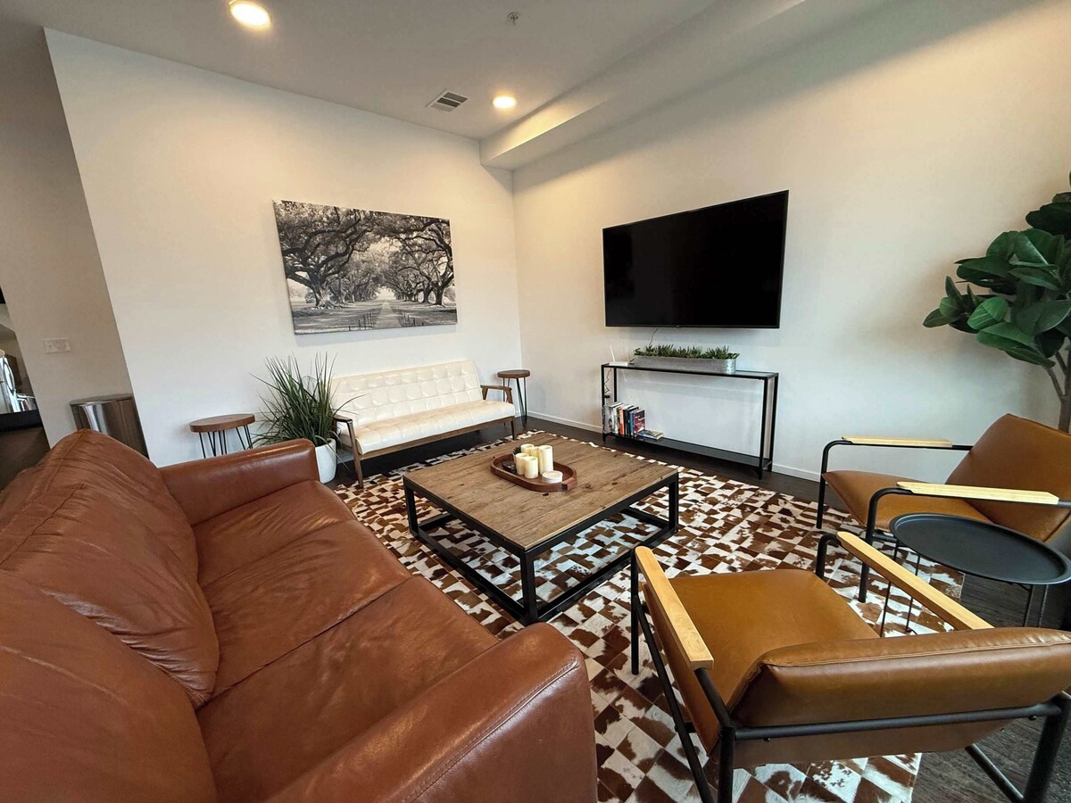 Gulch Getaway for 4 in Resort-Style Community!