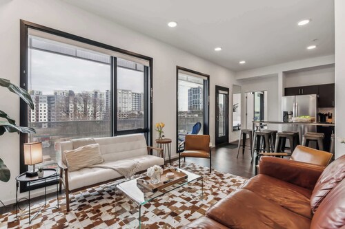 Chic Condo for 8 in Desirable Gulch Neighborhood!