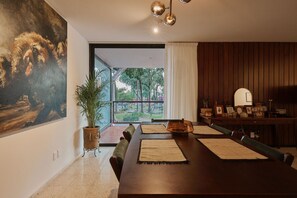 Dining - 21 Stylish Oaxaca Apartment with Balcony & AC (Oaxaca de Juárez)