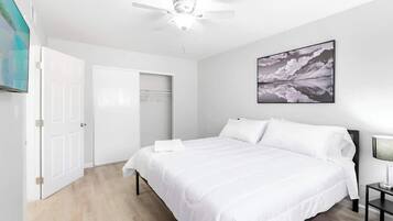 2 Schlafzimmer, Schreibtisch, Bügeleisen/Bügelbrett, kostenloses WLAN